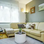 Yellow Bike Apartment